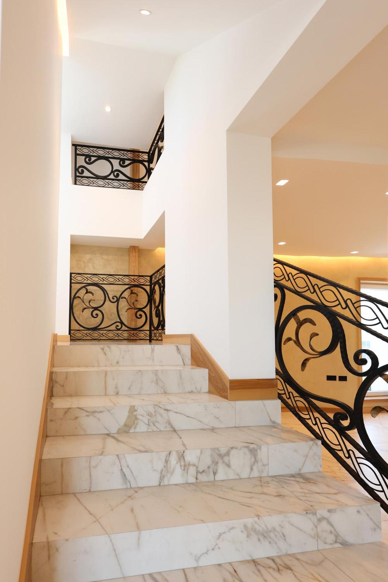 Grand White City Hotel Berat Buitenkant foto