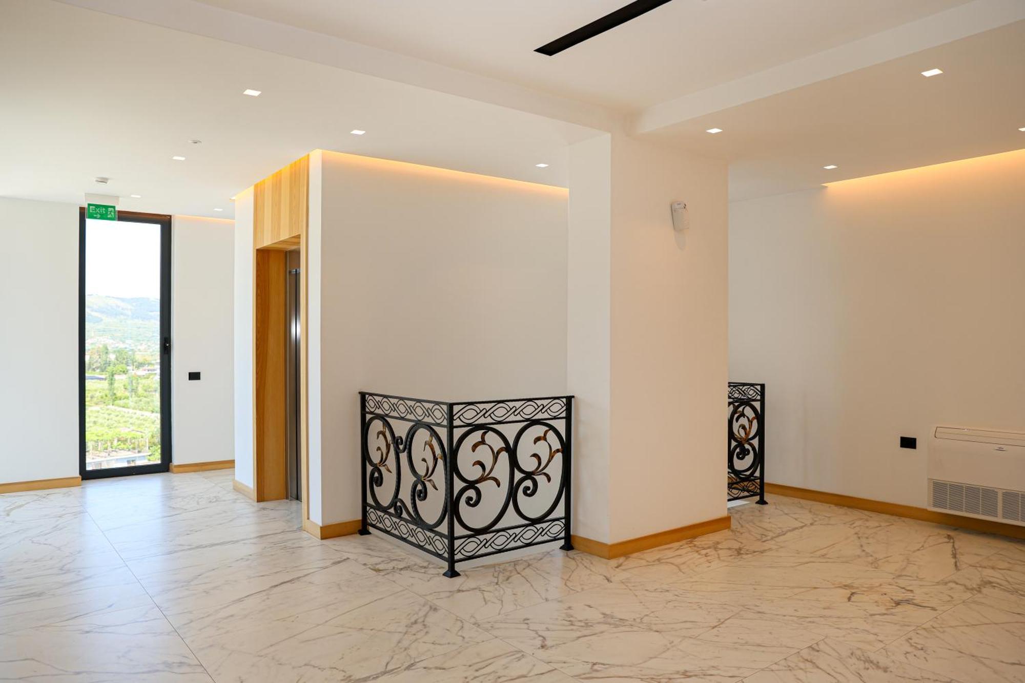 Grand White City Hotel Berat Buitenkant foto