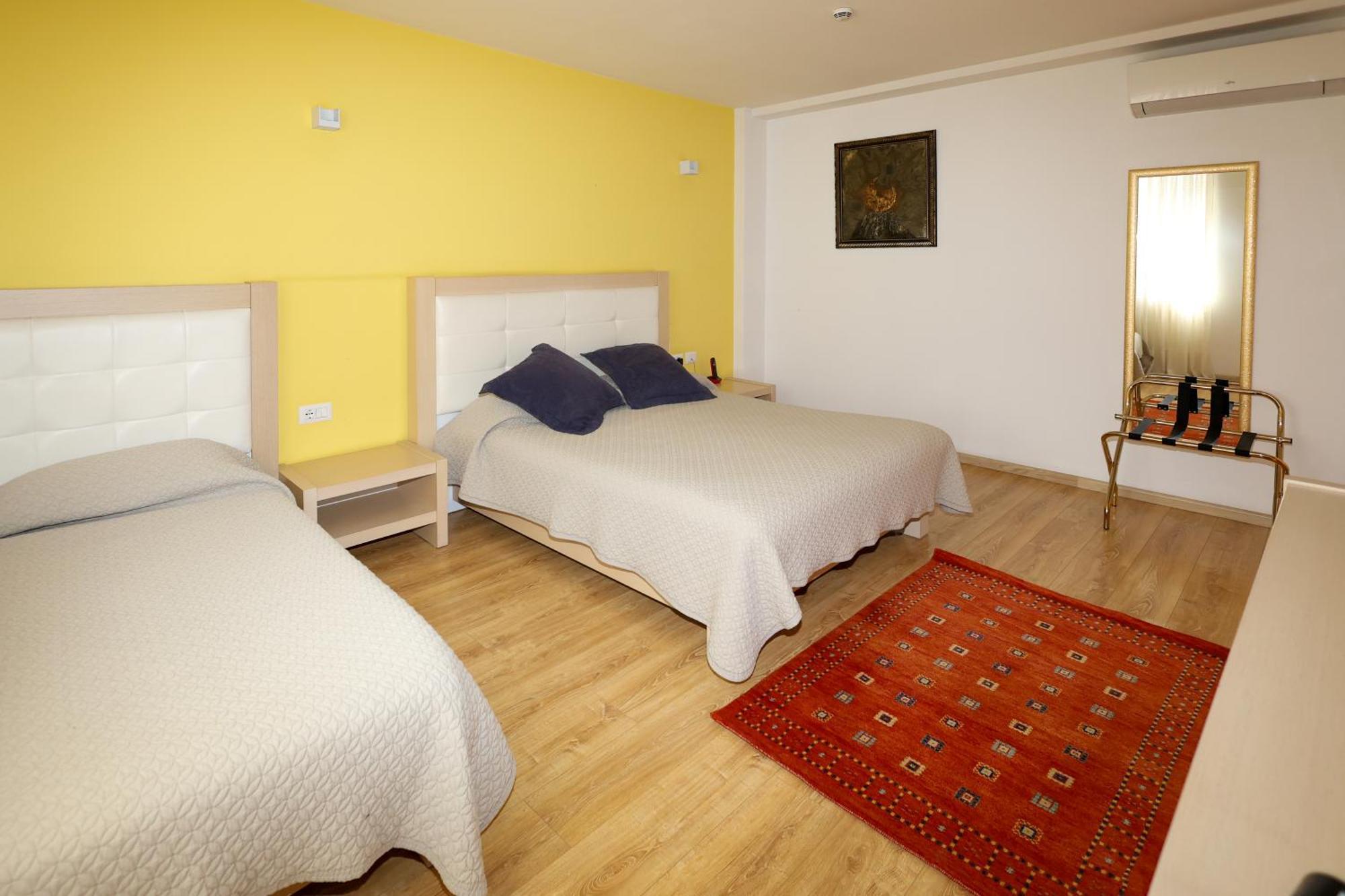 Grand White City Hotel Berat Buitenkant foto