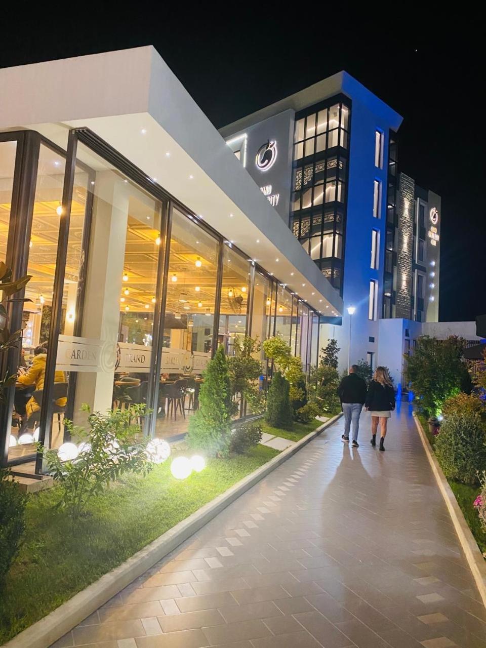 Grand White City Hotel Berat Buitenkant foto