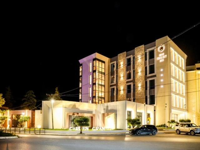 Grand White City Hotel Berat Buitenkant foto
