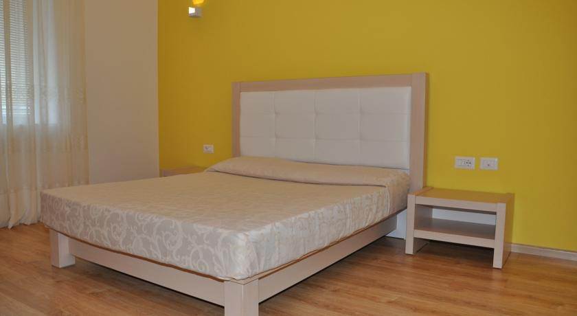 Grand White City Hotel Berat Buitenkant foto