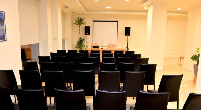 Grand White City Hotel Berat Buitenkant foto