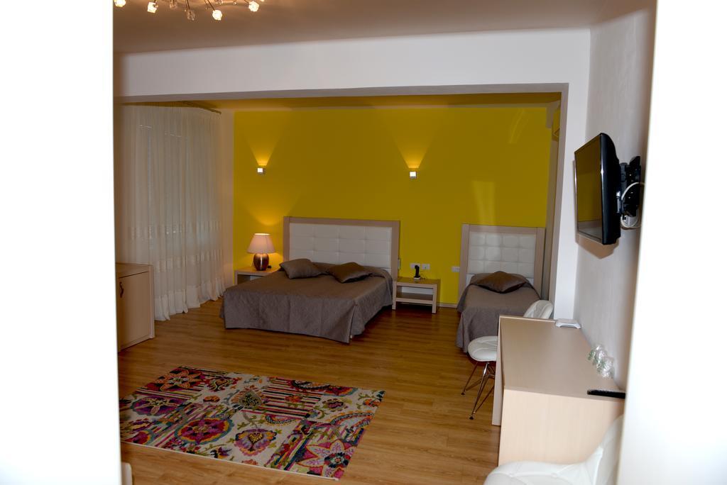 Grand White City Hotel Berat Buitenkant foto