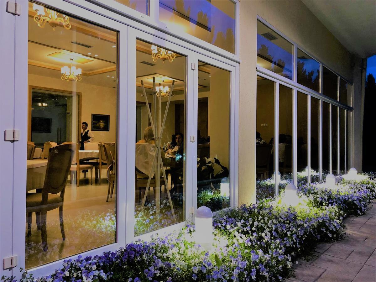 Grand White City Hotel Berat Buitenkant foto
