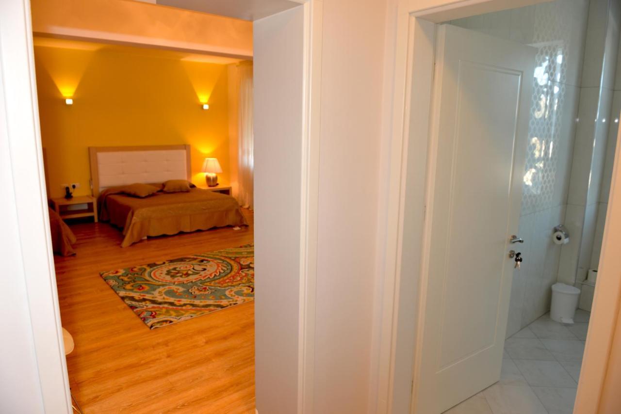 Grand White City Hotel Berat Buitenkant foto