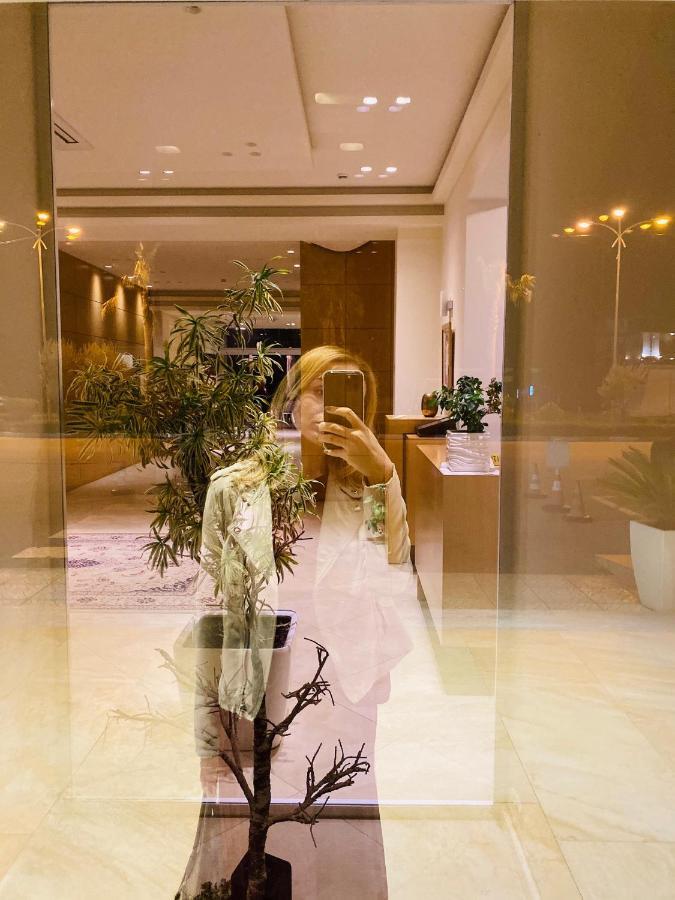 Grand White City Hotel Berat Buitenkant foto